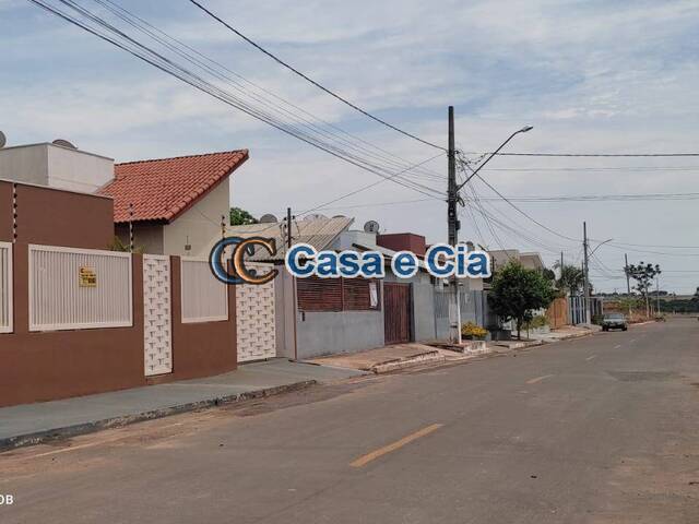 #32 - Casa para Venda em Diamantino - MT - 2